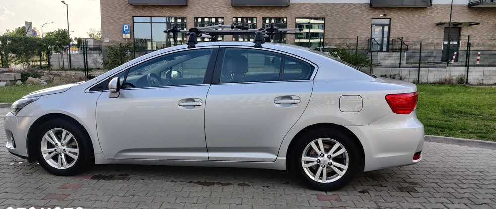 Toyota Avensis cena 36000 przebieg: 200000, rok produkcji 2012 z Warszawa małe 154